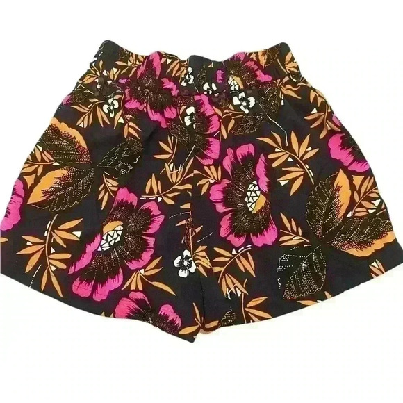 a new day Pants - A New Day- Floral Shorts. Stretchy Waistband. Size- M.